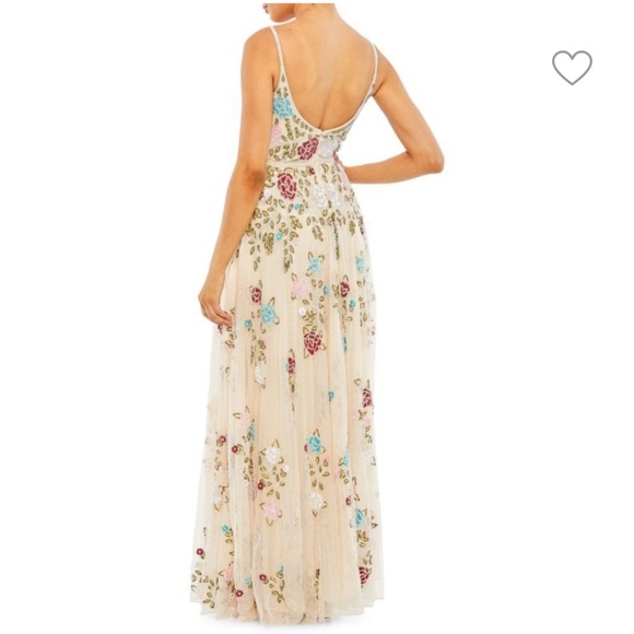 MAC DUGGAL EMBELLISHED FLORAL SEQUINED GOWN - Picture 2 of 6